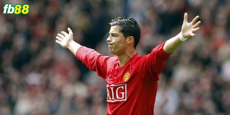 Ronaldo mơ ước mua lại Manchester United với mục tiêu giúp CLB phát triển